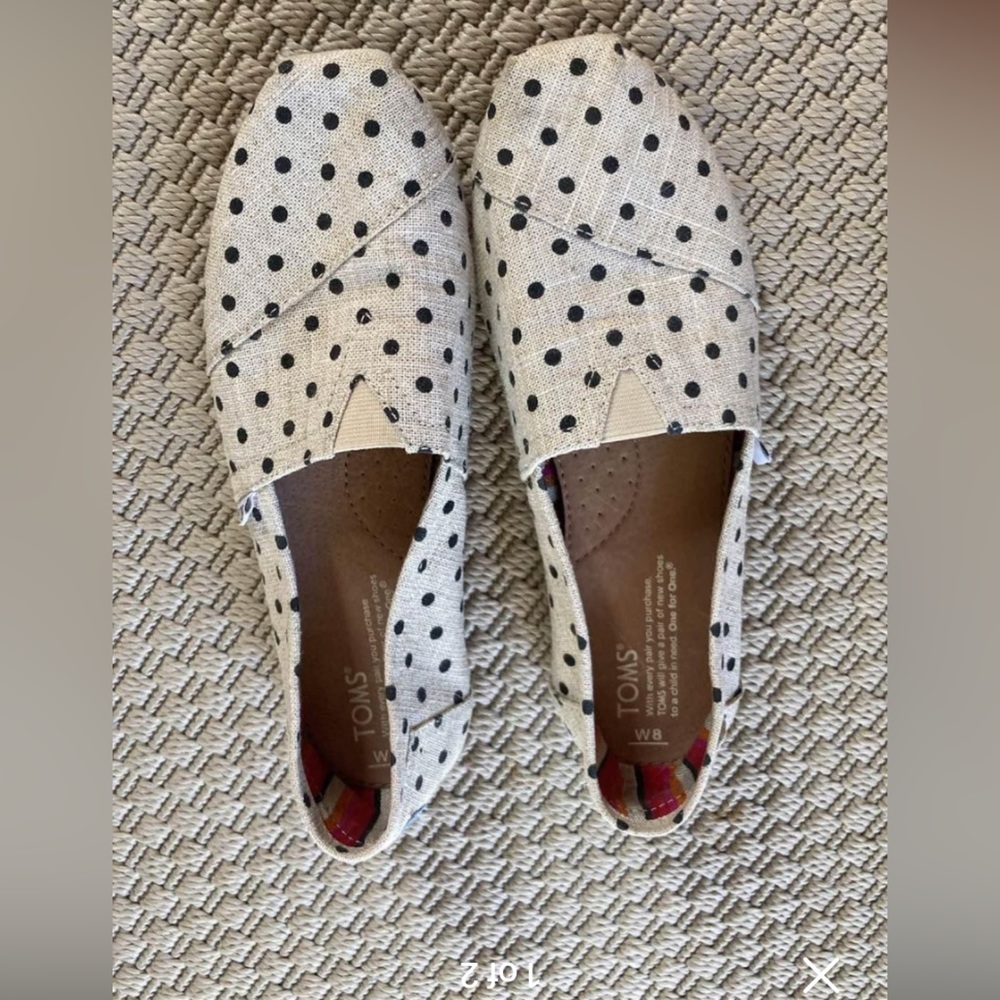 TOMS Size 8
